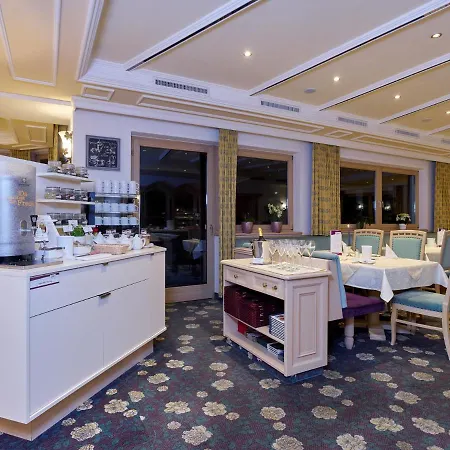 Hotel Erhart 4*