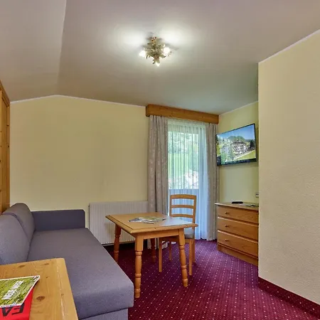 Erhart ホテル ゼルデン